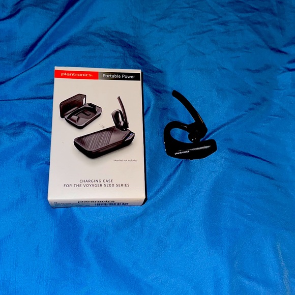 Plantronics Bluetooth headset with portable charging case - Picture 1 of 2